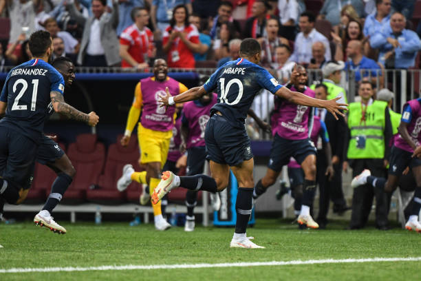 拉菲尼亚谈 拉菲尼亚谈